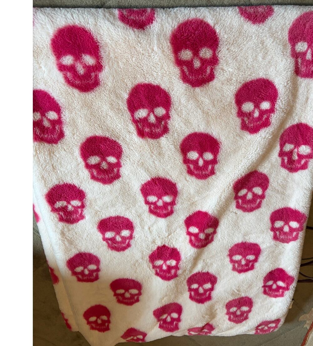 Rachel Zoe Pink Skull Faux Fur Throw Blanket 50x70 Halloween Gothic Plush